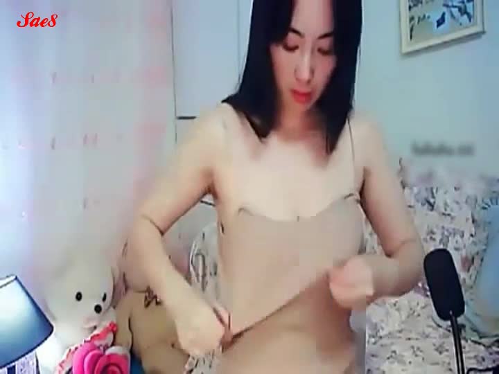 肉色大奶少妇